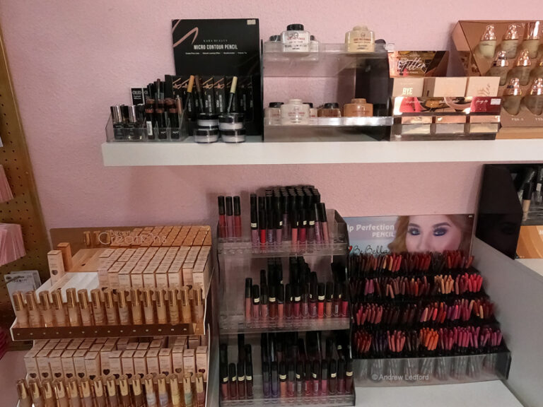 KPMakeupStudioMakeup 768x576